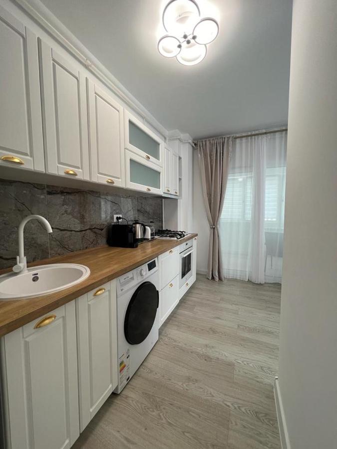 Urban Apartments And Studios - City Center Iasi Exterior foto