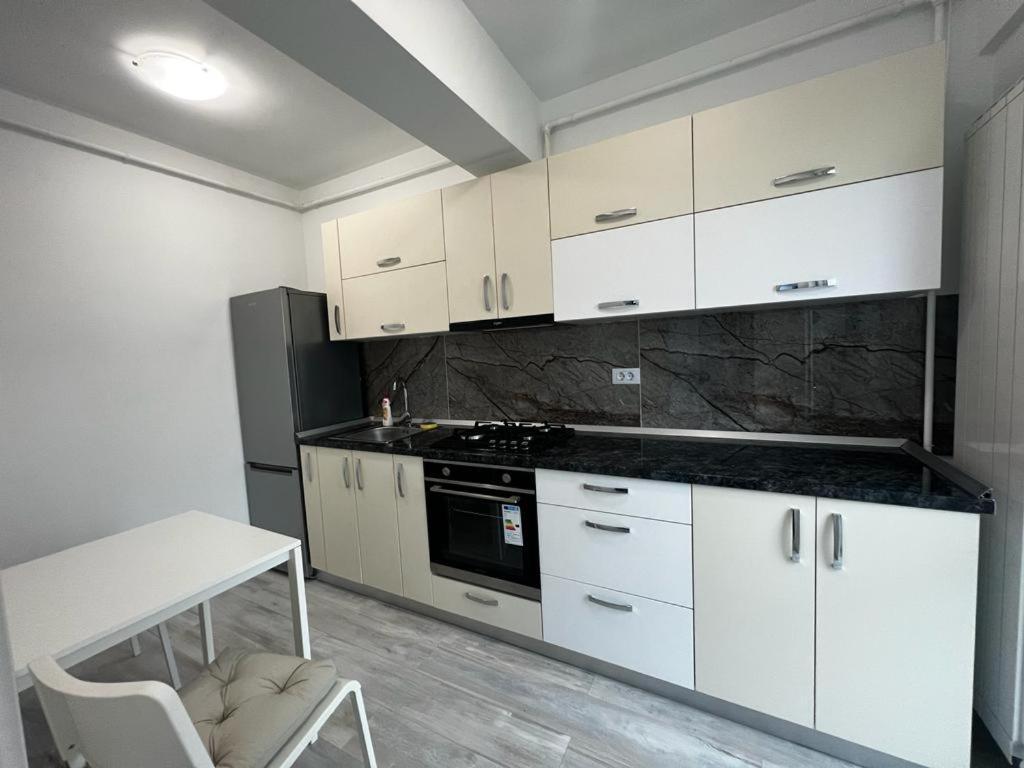 Urban Apartments And Studios - City Center Iasi Exterior foto